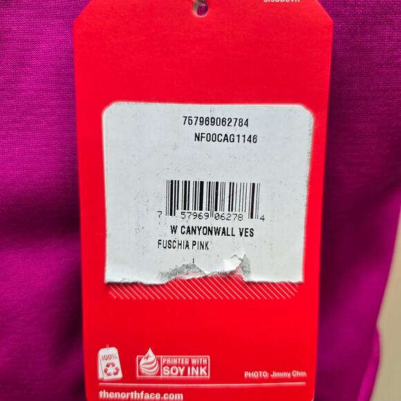 The North Face NWT Active Fit Canyonwall Full Zip Vest Large Pockets FuchsiaPink - Picture 6 of 6